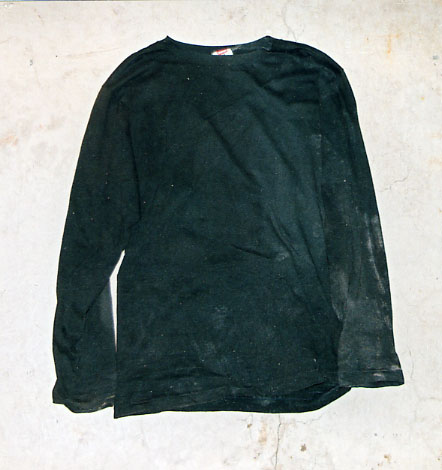 黒色長袖Tシャツ